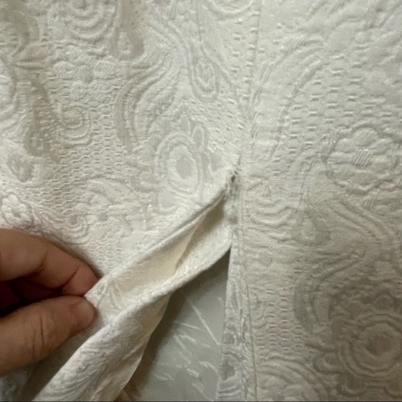 Ann Taylor sz 8 Ivory Cream Embossed Patterned Classic Side Zip Pencil Skirt - Picture 6 of 9